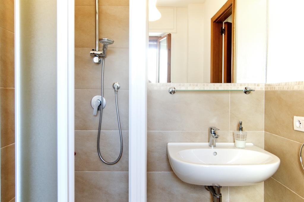 Mimi Rooms Cagliari Rum bild